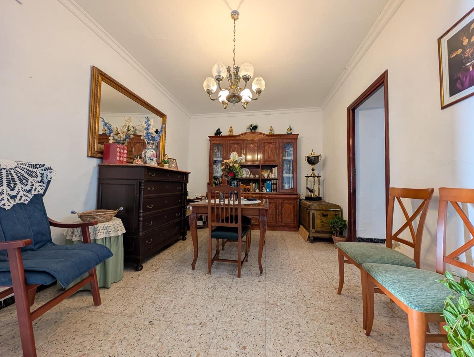 3 soveværelse Rækkehus til salg i Sanlucar la Mayor - € 150.000 (Ref: 9915822)