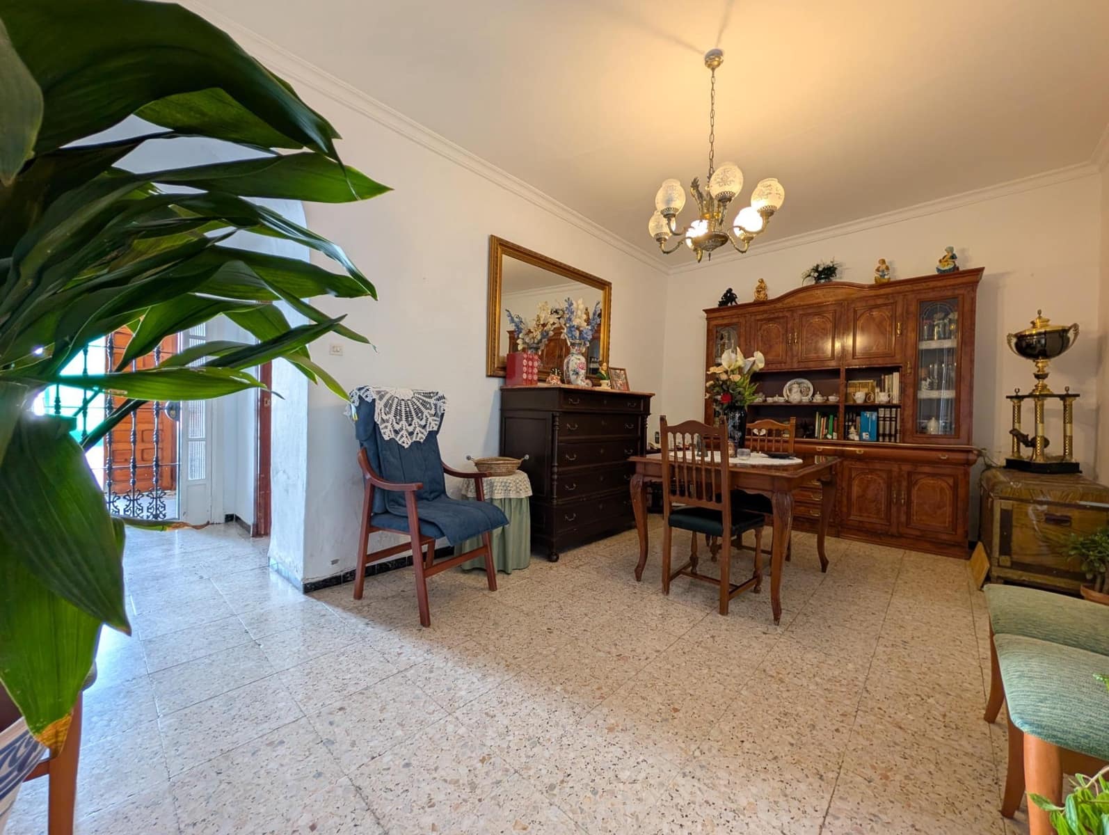 3 soveværelse Rækkehus til salg i Sanlucar la Mayor - € 150.000 (Ref: 9915822)