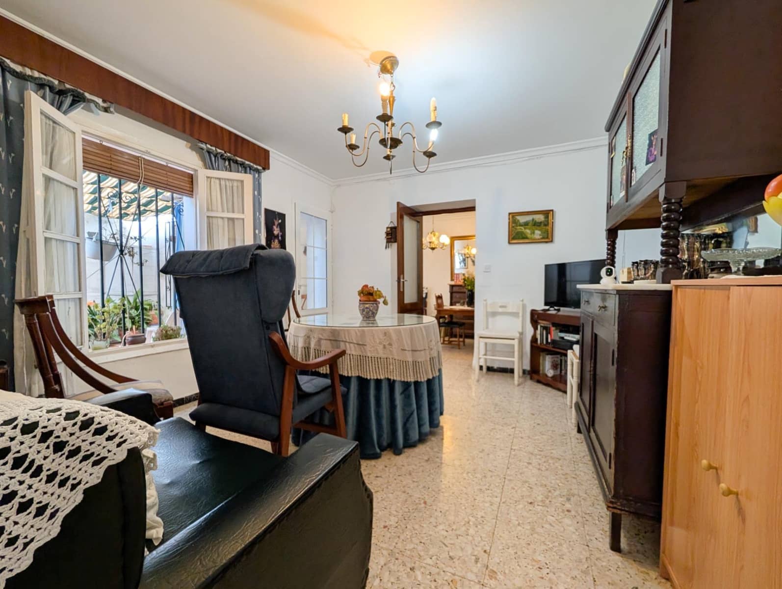 3 soveværelse Rækkehus til salg i Sanlucar la Mayor - € 150.000 (Ref: 9915822)