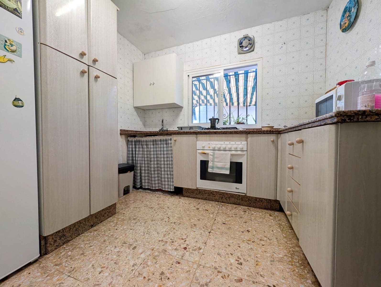 3 soveværelse Rækkehus til salg i Sanlucar la Mayor - € 150.000 (Ref: 9915822)