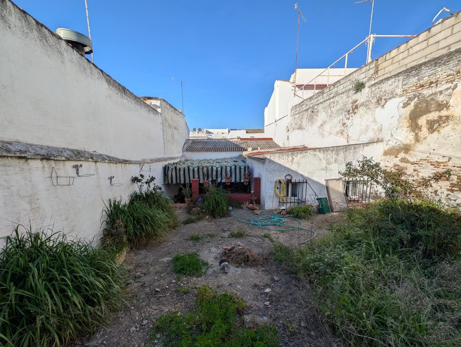 3 soveværelse Rækkehus til salg i Sanlucar la Mayor - € 150.000 (Ref: 9915822)