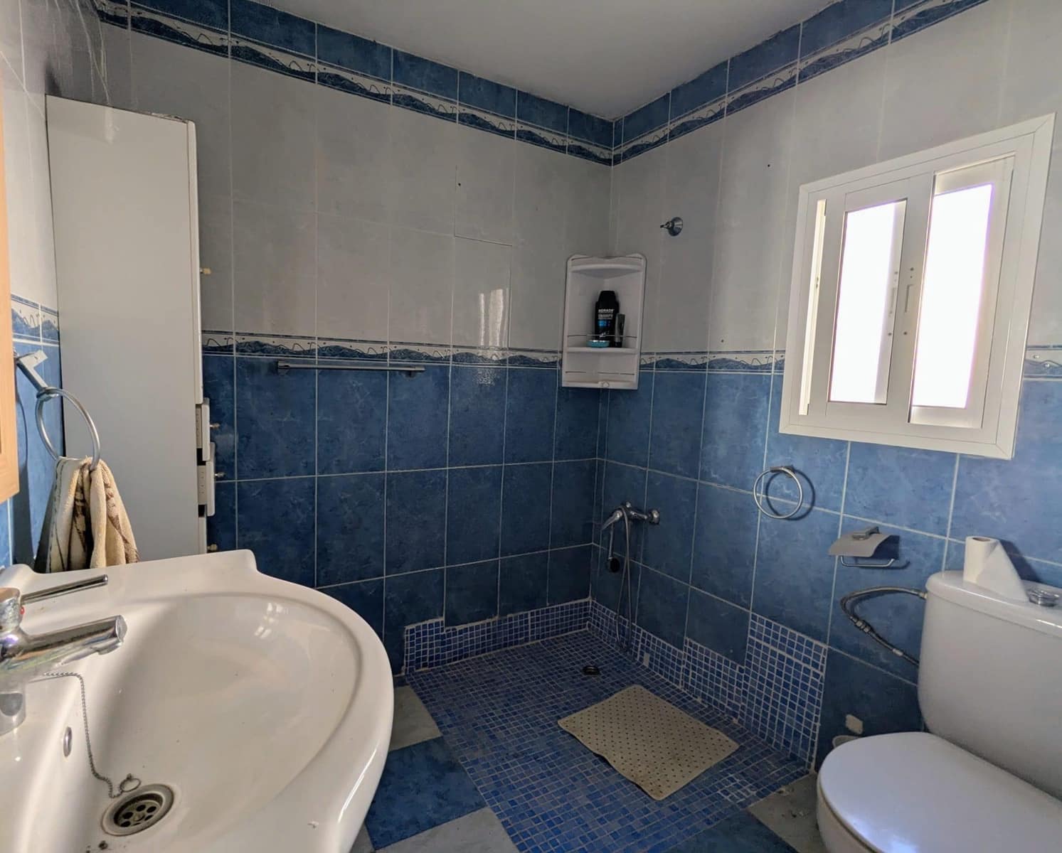 3 soveværelse Rækkehus til salg i Sanlucar la Mayor - € 109.900 (Ref: 9920419)