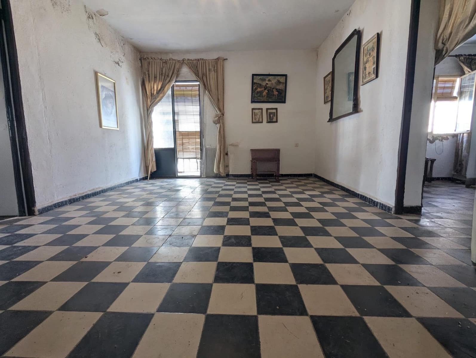 3 soveværelse Rækkehus til salg i Sanlucar la Mayor - € 109.900 (Ref: 9920419)