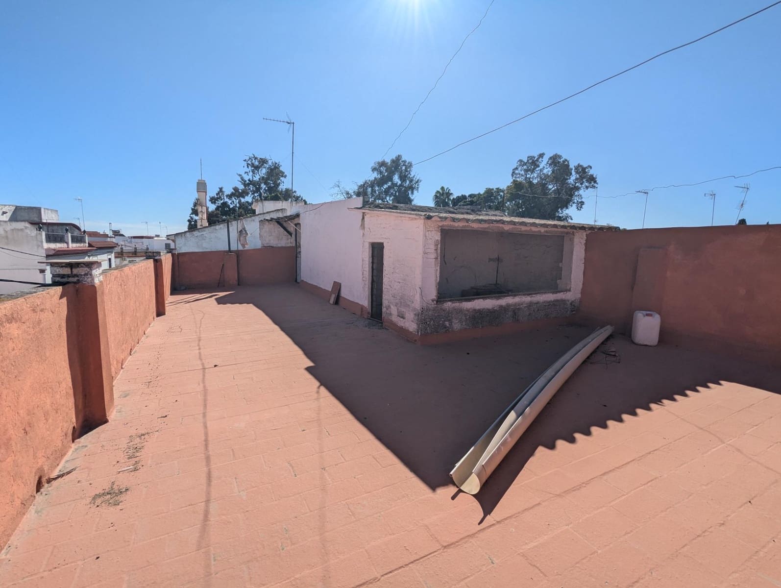 3 soveværelse Rækkehus til salg i Sanlucar la Mayor - € 109.900 (Ref: 9920419)