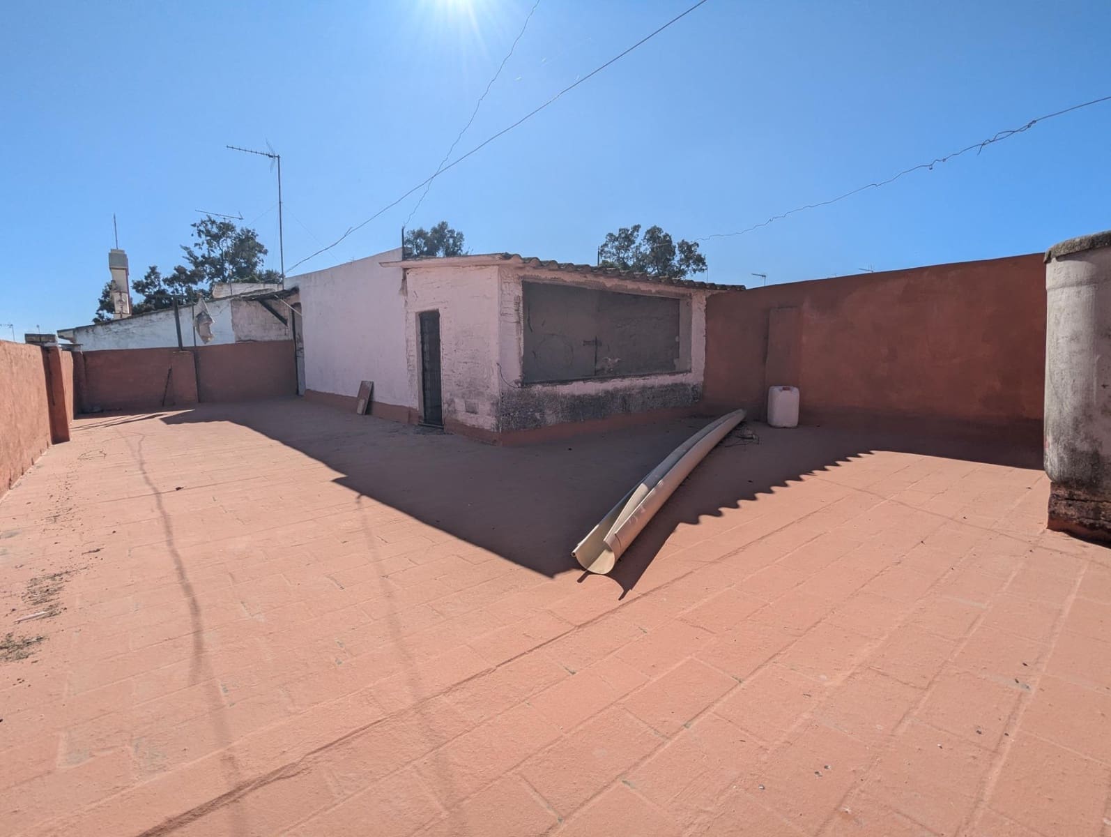 3 soveværelse Rækkehus til salg i Sanlucar la Mayor - € 109.900 (Ref: 9920419)