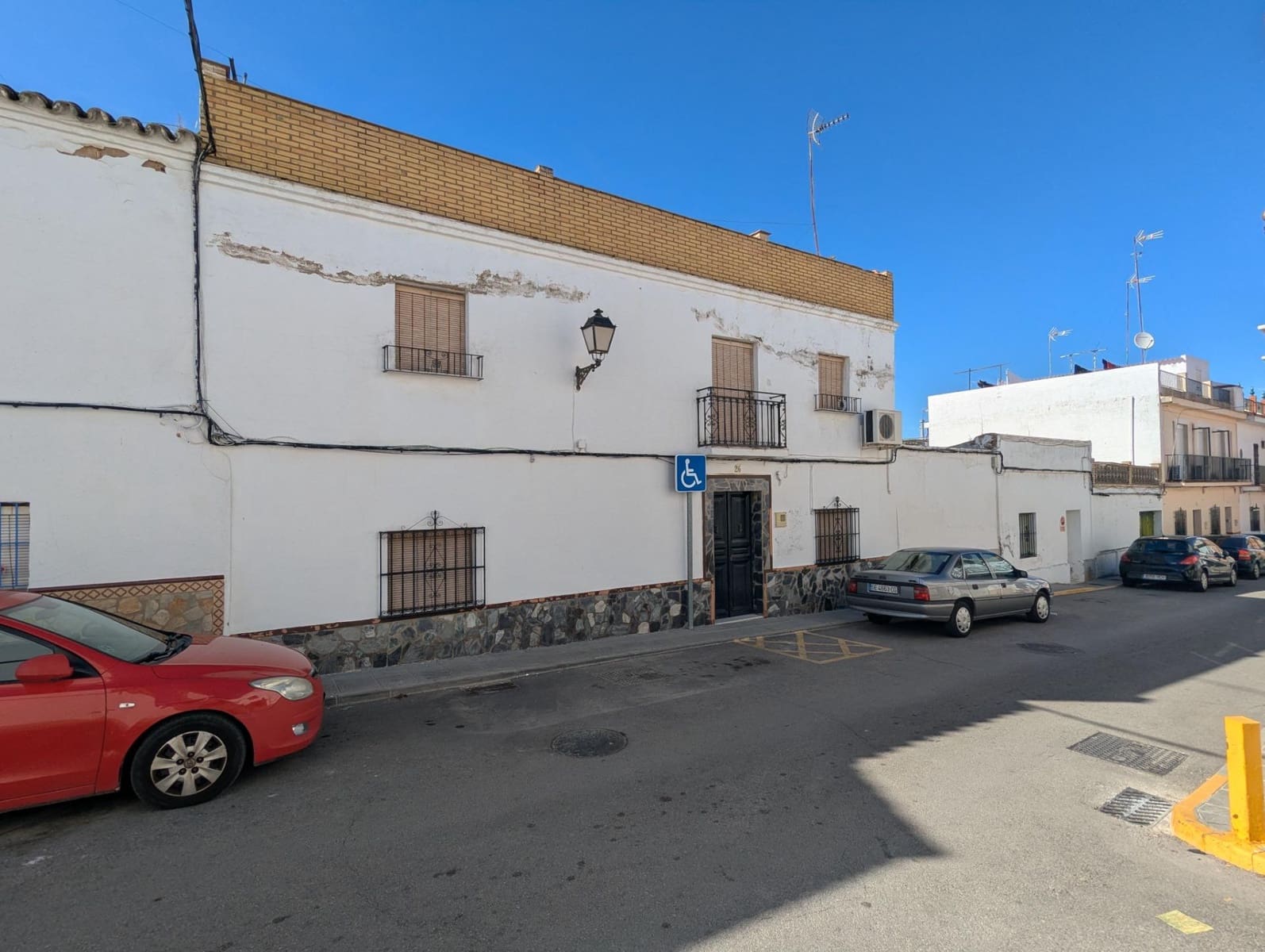 3 soveværelse Rækkehus til salg i Sanlucar la Mayor - € 109.900 (Ref: 9920419)