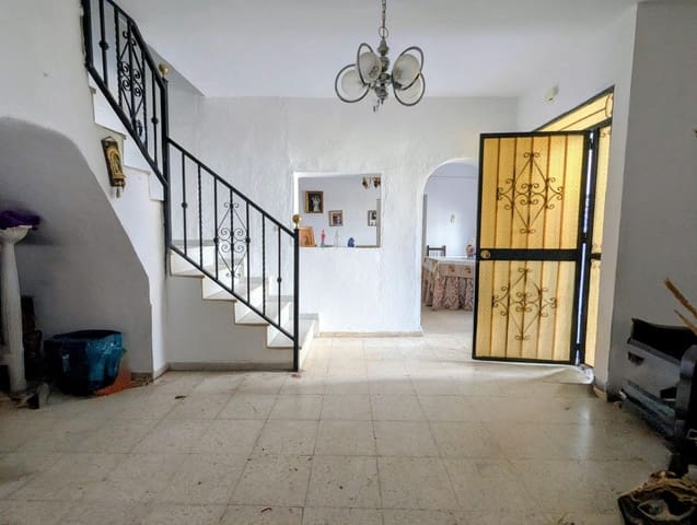 3 soveværelse Rækkehus til salg i Sanlúcar la Mayor - € 109.900 (Ref: 9920419)