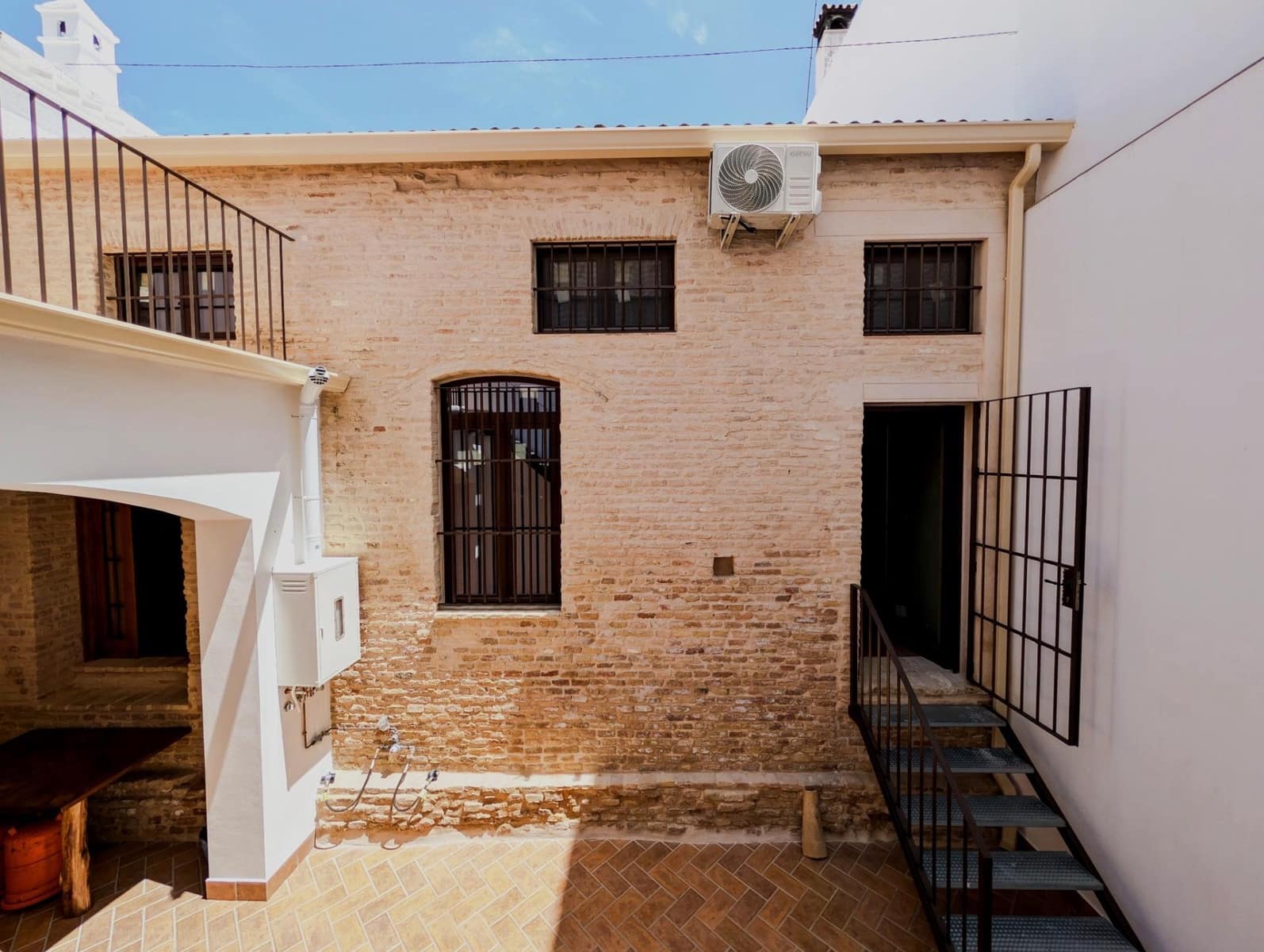 3 soveværelse Rækkehus til salg i Sanlucar la Mayor med garage - € 260.000 (Ref: 9922298)