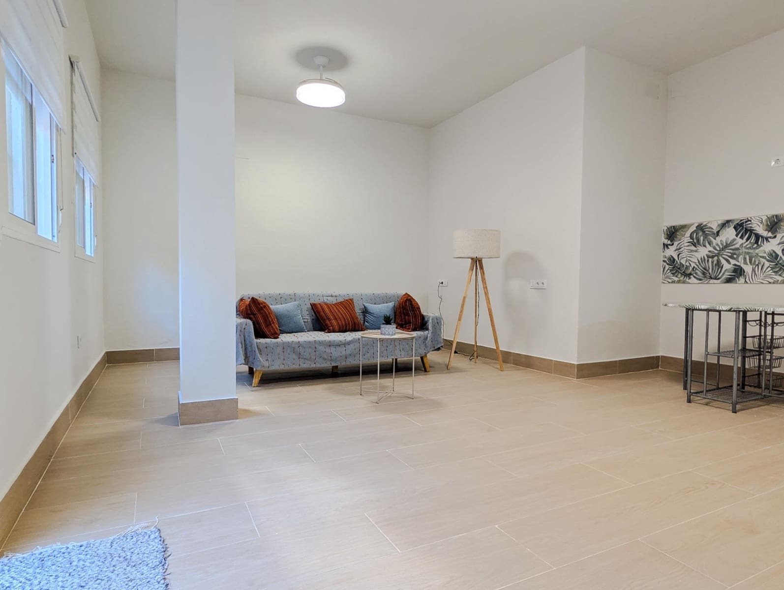 Commercial for sale in Sanlucar la Mayor - € 65,000 (Ref: 9929366)