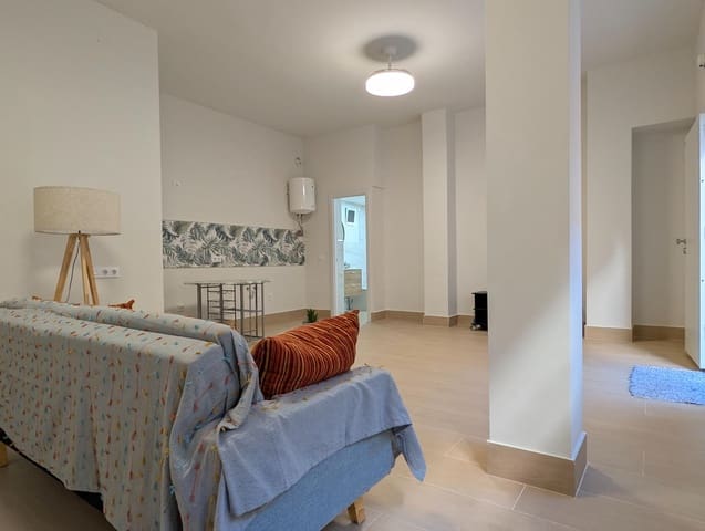 Kommersiell til salgs i Sanlúcar la Mayor - € 65 000 (Ref: 9929366)