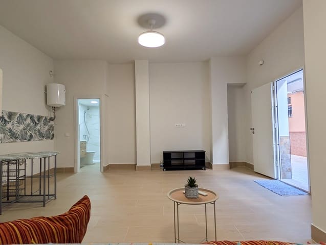 Kommersiell til salgs i Sanlúcar la Mayor - € 65 000 (Ref: 9929366)