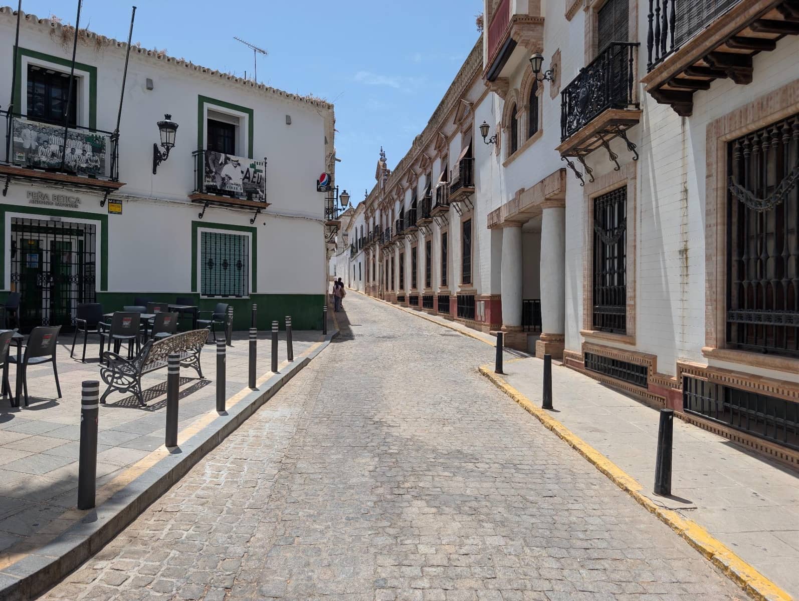 Garage for sale in Sanlucar la Mayor - € 6,900 (Ref: 9934196)