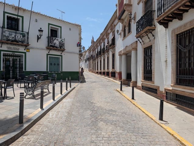 Garage for sale in Sanlúcar la Mayor - € 6,900 (Ref: 9934196)