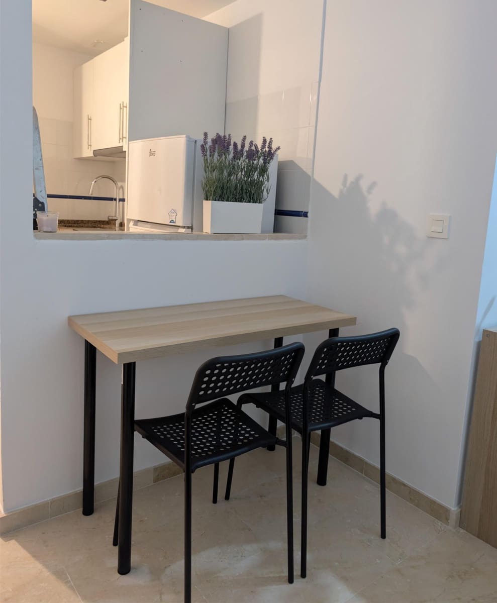 Studio te huur in Sanlucar la Mayor - € 550 (Ref: 9952612)