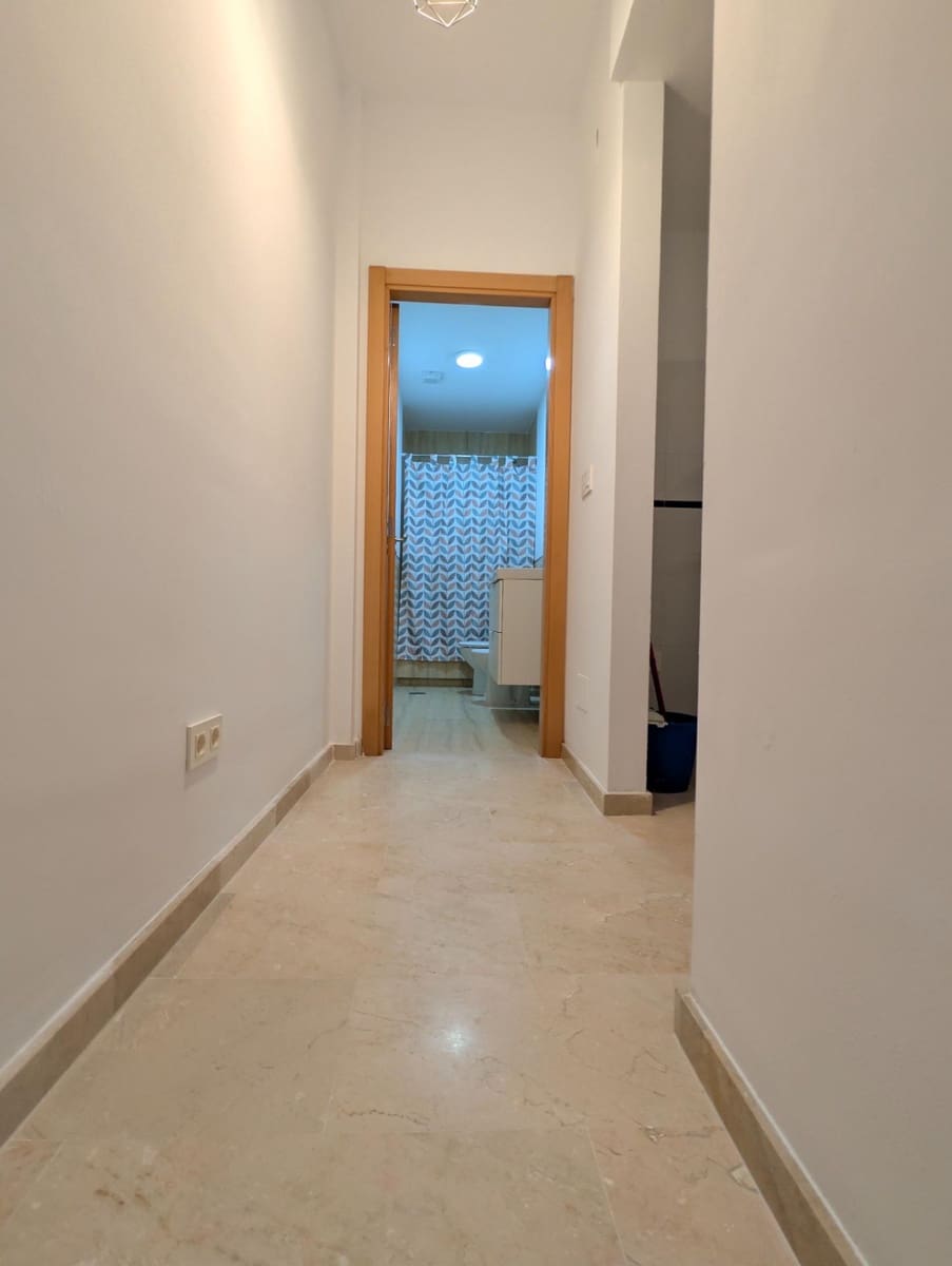 Studio te huur in Sanlucar la Mayor - € 550 (Ref: 9952612)