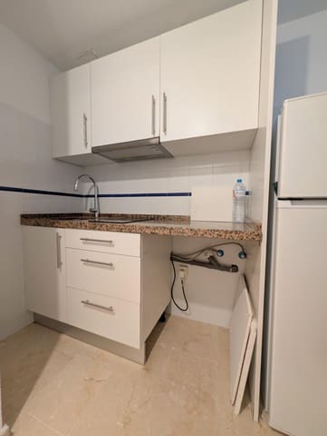 Yksiö vuokrattavana paikassa Sanlúcar la Mayor - 550 € (Ref: 9952612)