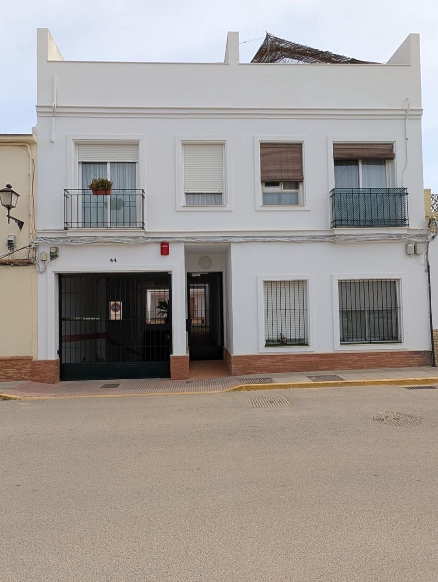 Studio te huur in Sanlucar la Mayor - € 550 (Ref: 9952612)