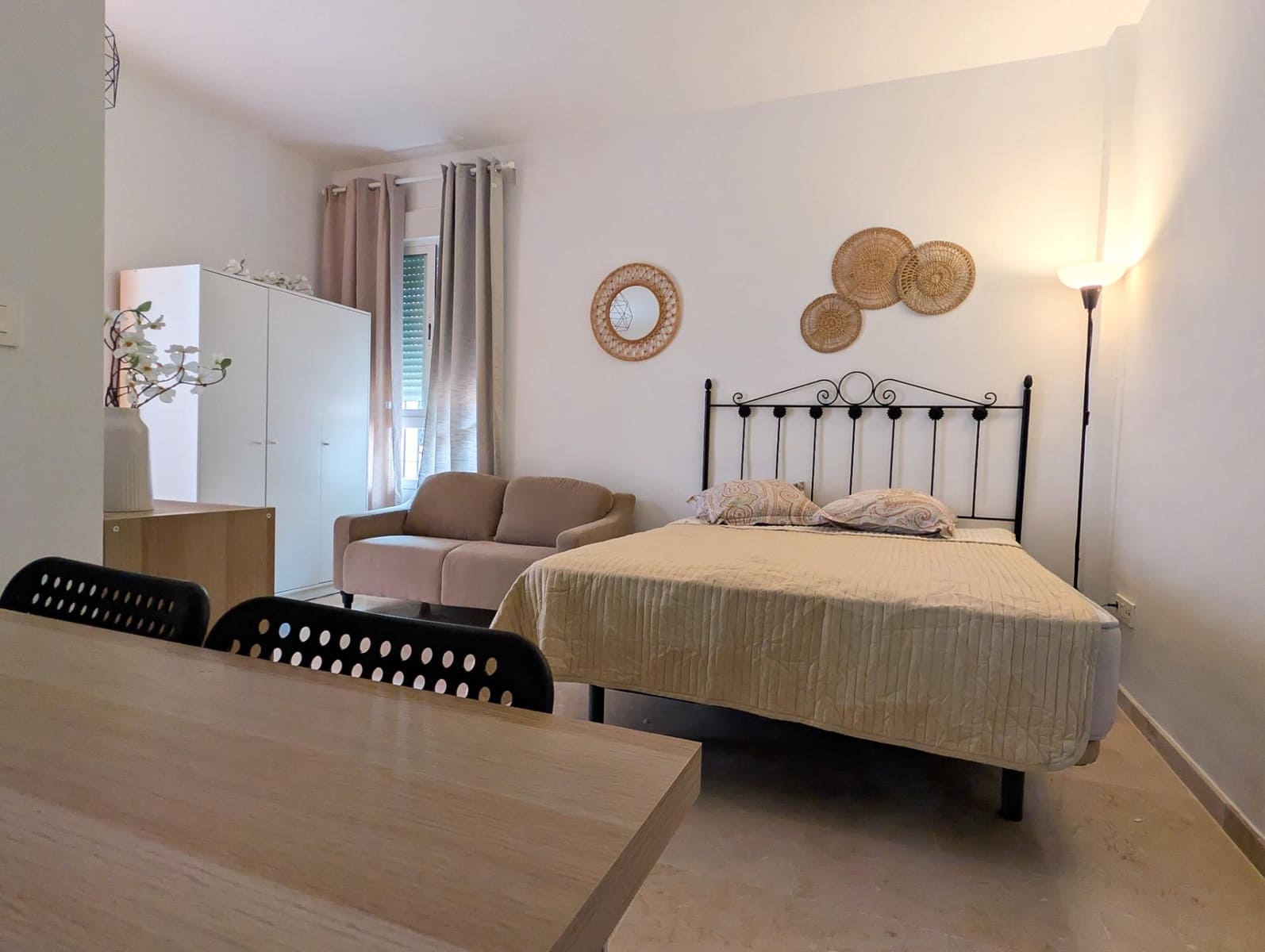 Studio te huur in Sanlucar la Mayor - € 550 (Ref: 9952612)