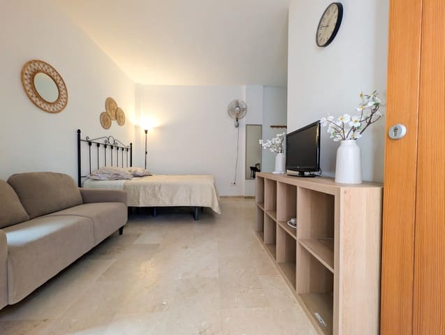 Yksiö vuokrattavana paikassa Sanlúcar la Mayor - 550 € (Ref: 9952612)