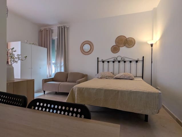 Yksiö vuokrattavana paikassa Sanlúcar la Mayor - 550 € (Ref: 9952612)