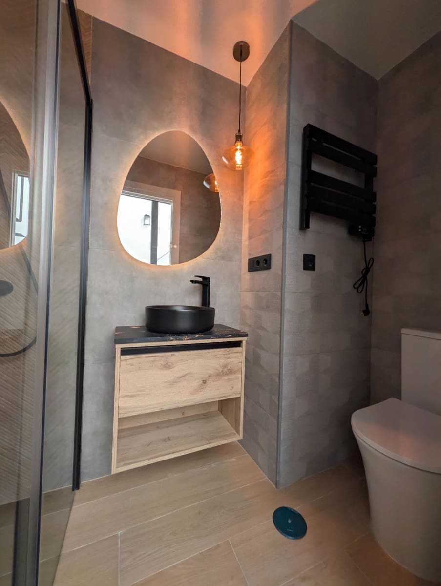 2 soverom Leilighet til leie i Sanlucar la Mayor - € 850 (Ref: 9959778)