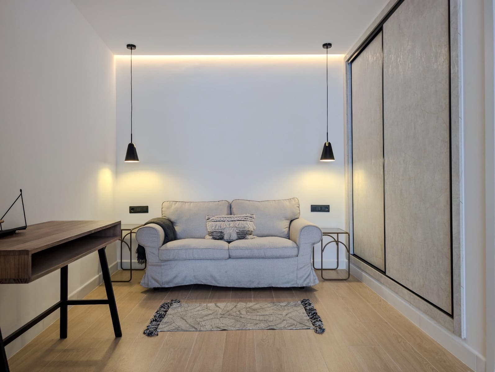 2 soverom Leilighet til leie i Sanlucar la Mayor - € 850 (Ref: 9959778)