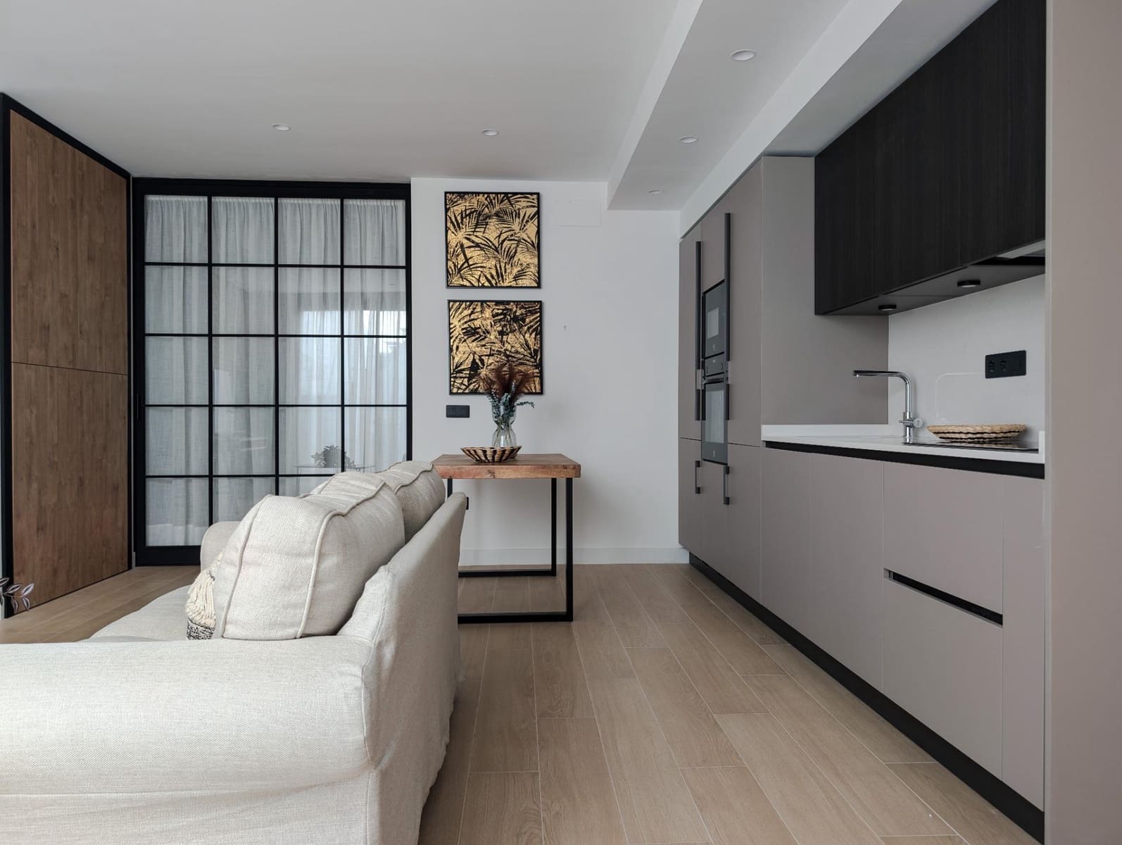 2 soverom Leilighet til leie i Sanlucar la Mayor - € 850 (Ref: 9959778)