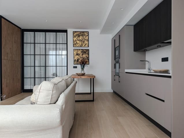 2 bedroom Flat for rent in Sanlúcar la Mayor - € 850 (Ref: 9959778)