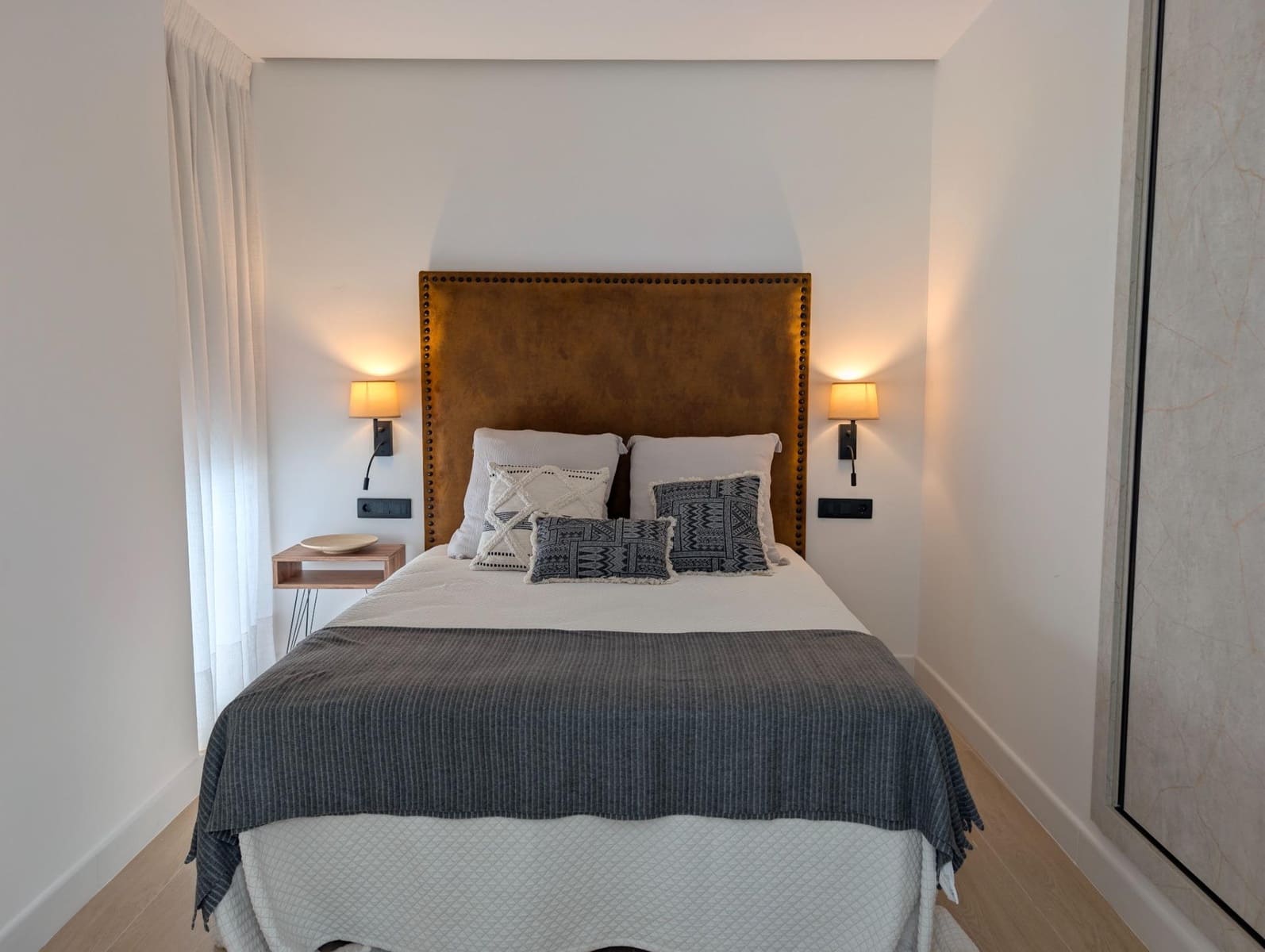 2 soverom Leilighet til leie i Sanlucar la Mayor - € 850 (Ref: 9959778)