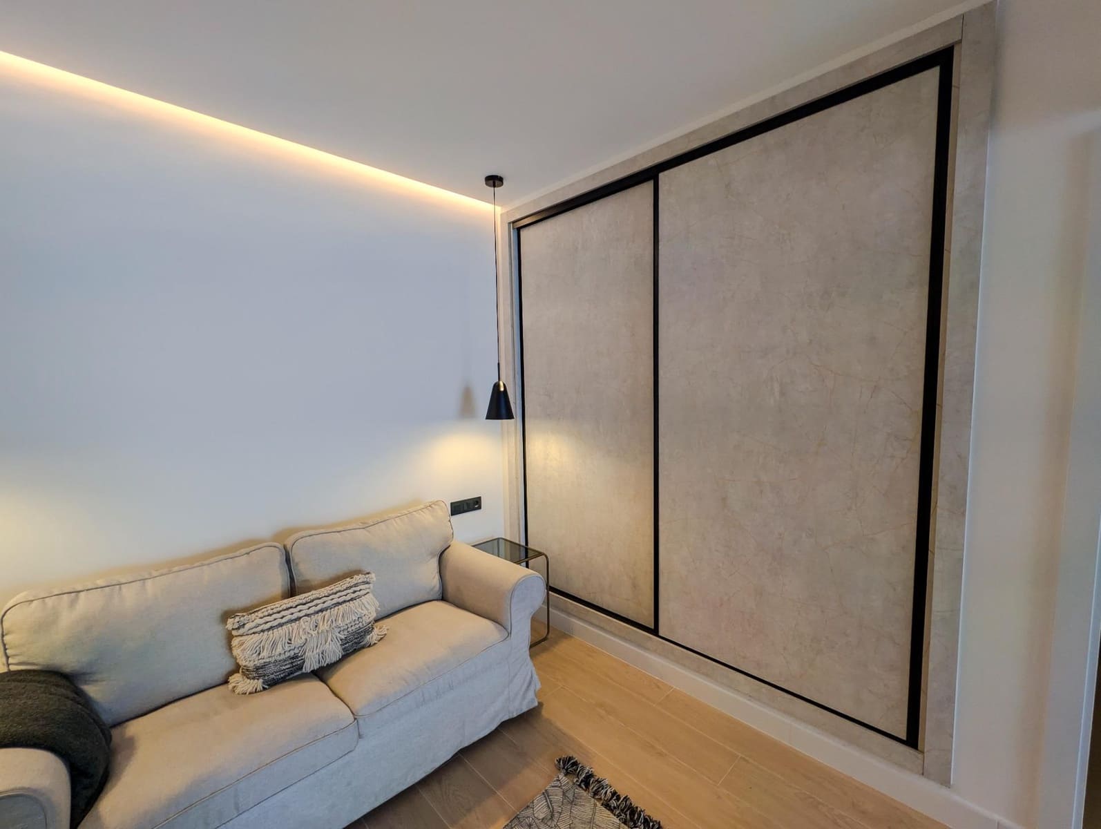 2 soverom Leilighet til leie i Sanlucar la Mayor - € 850 (Ref: 9959778)