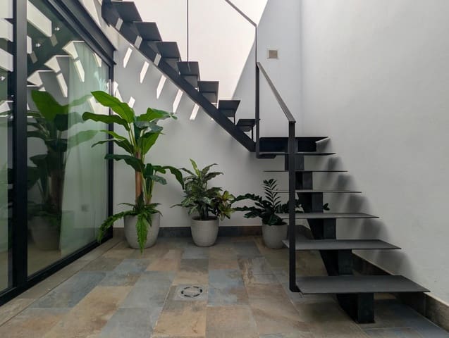 2 bedroom Flat for rent in Sanlúcar la Mayor - € 850 (Ref: 9959778)