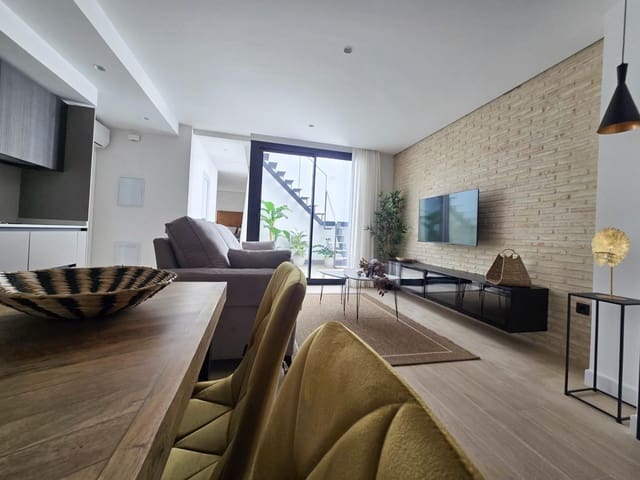 Piso de 2 habitaciones en Sanlúcar la Mayor en alquiler - 850 € (Ref: 9959778)