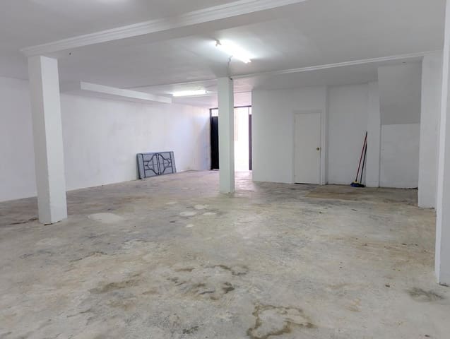 Erhverv til leje i Sanlúcar la Mayor - € 380 (Ref: 9962685)