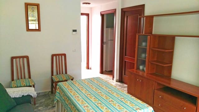 Appartement de 1 chambre à louer à Sanlúcar la Mayor - 580 € (Ref: 9970590)