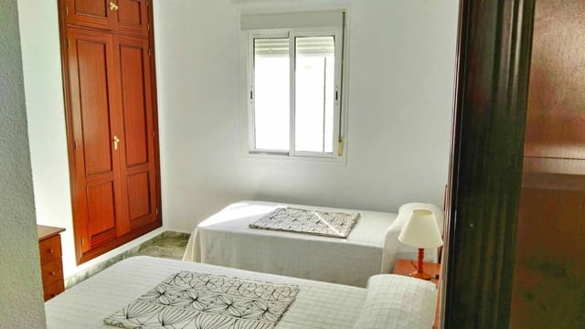 Appartement de 1 chambre à louer à Sanlúcar la Mayor - 580 € (Ref: 9970590)