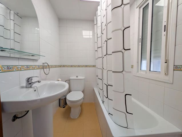 1 bedroom Flat for rent in Sanlúcar la Mayor - € 600 (Ref: 9970590)
