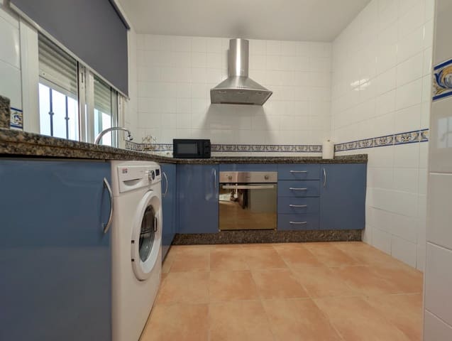 1 bedroom Flat for rent in Sanlúcar la Mayor - € 600 (Ref: 9970590)