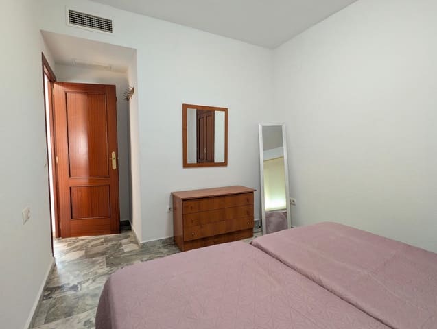 1 bedroom Flat for rent in Sanlúcar la Mayor - € 600 (Ref: 9970590)
