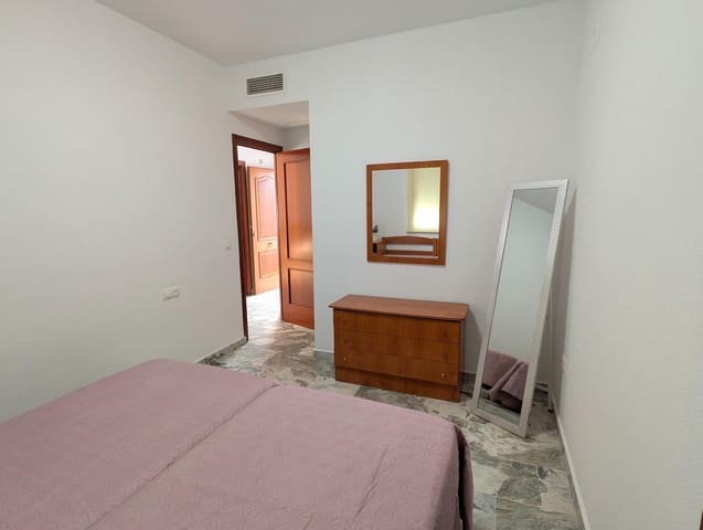 1 bedroom Flat for rent in Sanlúcar la Mayor - € 600 (Ref: 9970590)