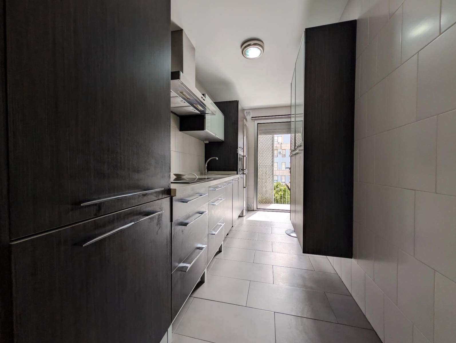 2 soverom Leilighet til leie i Sevilla by med garasje - € 850 (Ref: 9975408)