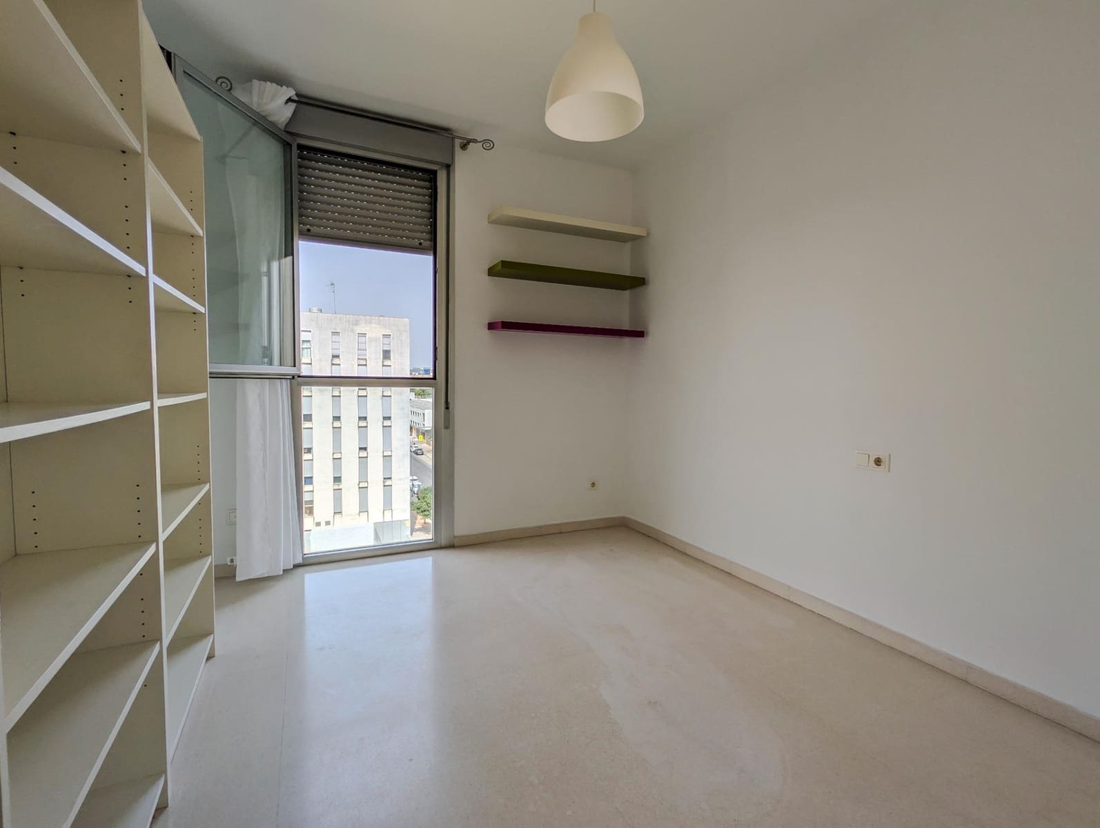 2 soverom Leilighet til leie i Sevilla by med garasje - € 850 (Ref: 9975408)