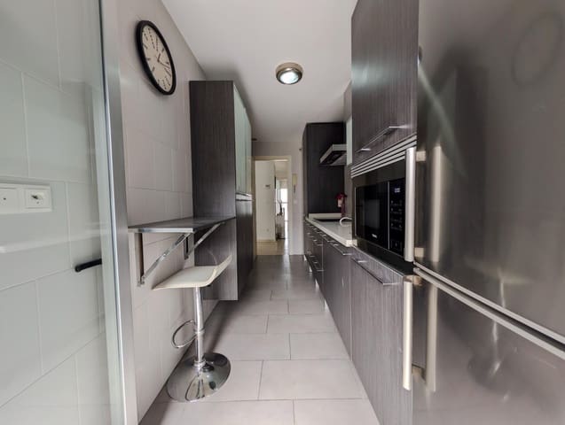 2 sypialnia Mieszkanie do wynajęcia w Miasto Sewilla z garażem - 850 € (Ref: 9975408)