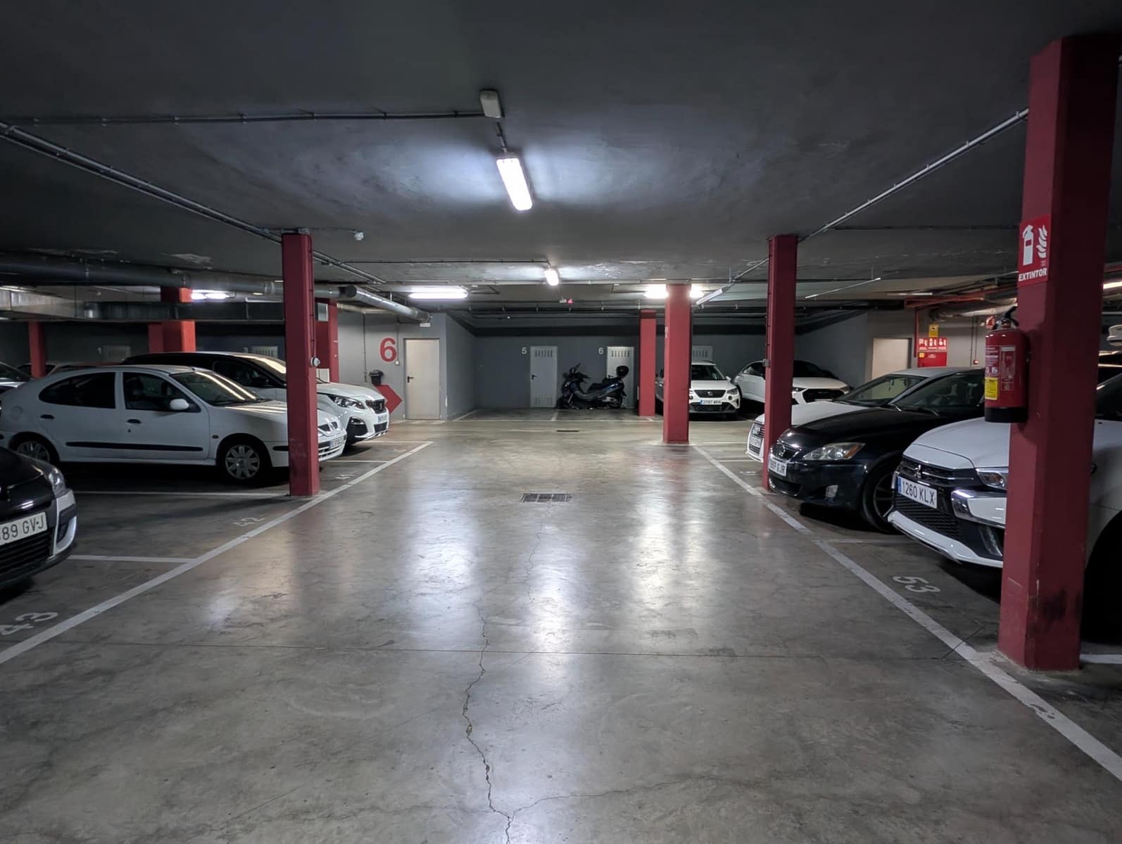 2 soverom Leilighet til leie i Sevilla by med garasje - € 850 (Ref: 9975408)
