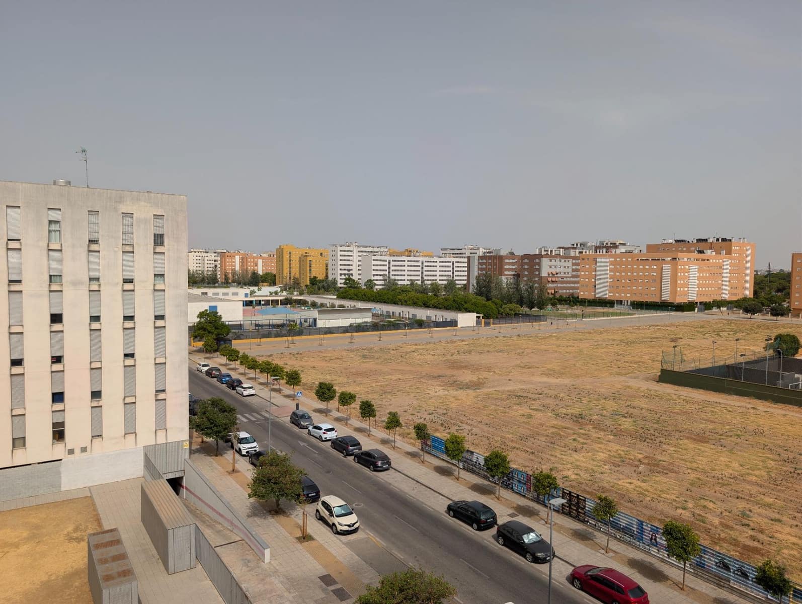 2 soverom Leilighet til leie i Sevilla by med garasje - € 850 (Ref: 9975408)