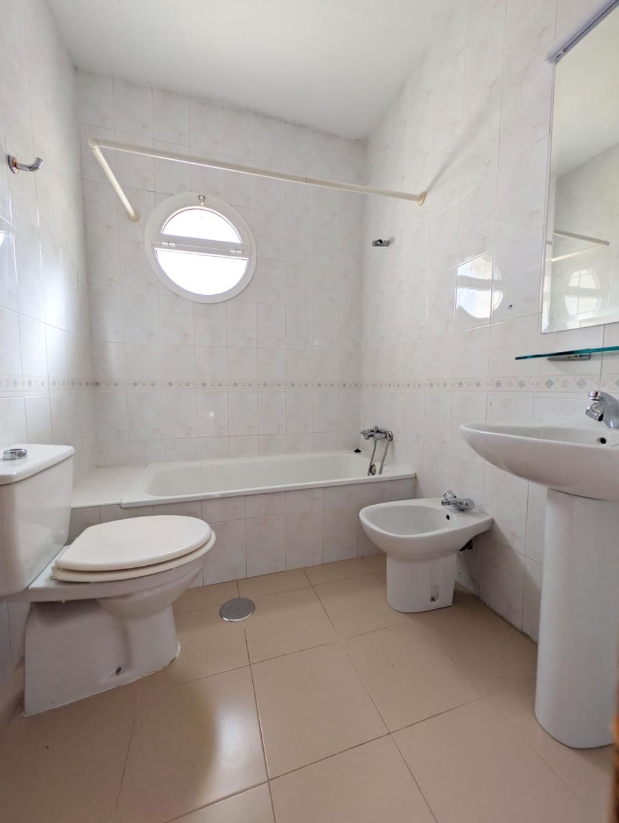 3 soveværelse Semi-Rækkehus til salg i Sanlucar la Mayor - € 199.900 (Ref: 9977311)