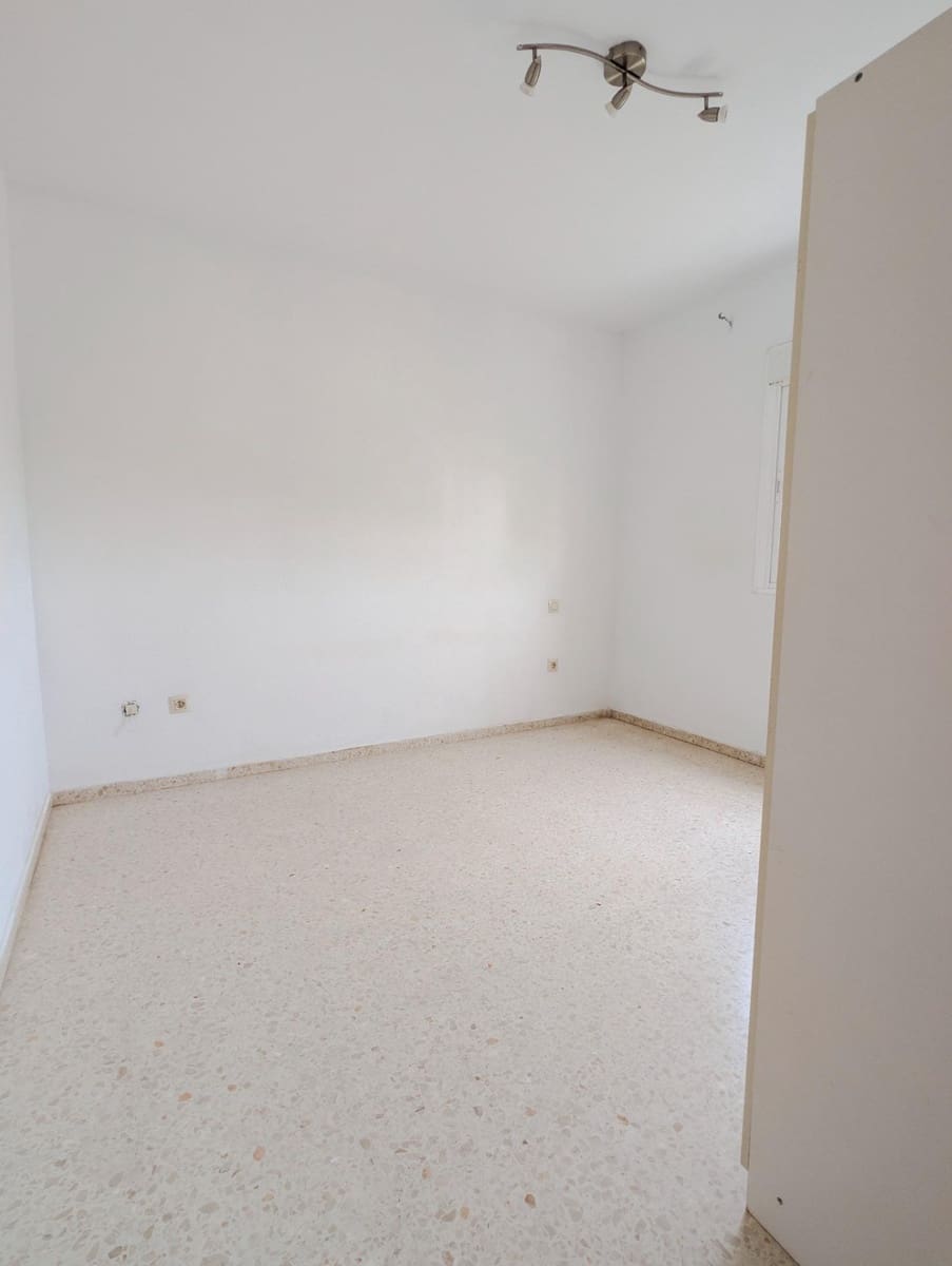 3 soveværelse Semi-Rækkehus til salg i Sanlucar la Mayor - € 199.900 (Ref: 9977311)
