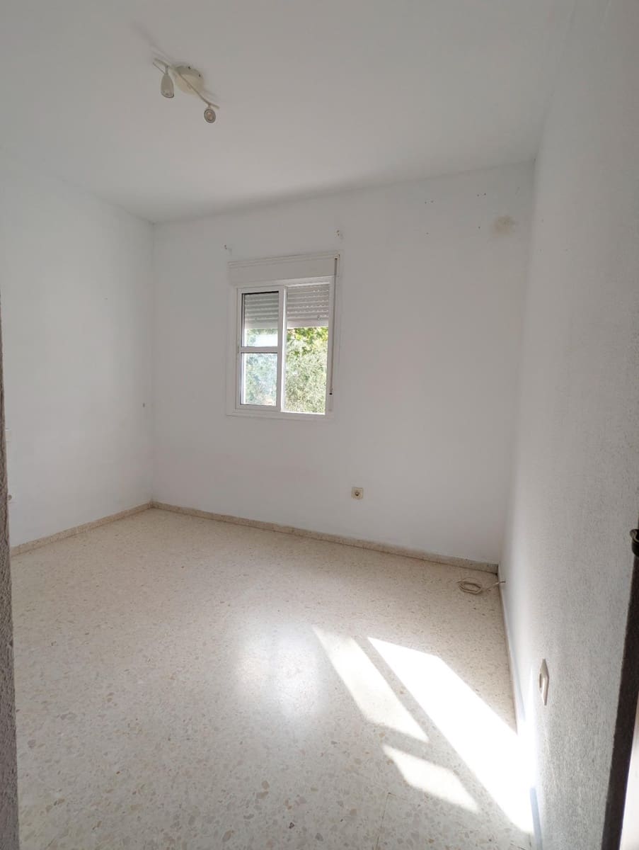 3 soveværelse Semi-Rækkehus til salg i Sanlucar la Mayor - € 199.900 (Ref: 9977311)