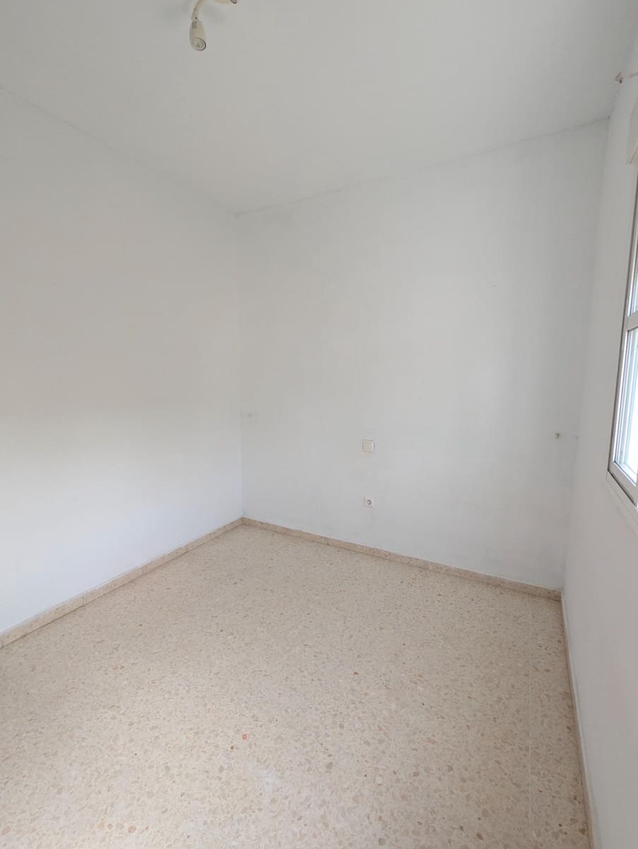 3 soveværelse Semi-Rækkehus til salg i Sanlucar la Mayor - € 199.900 (Ref: 9977311)