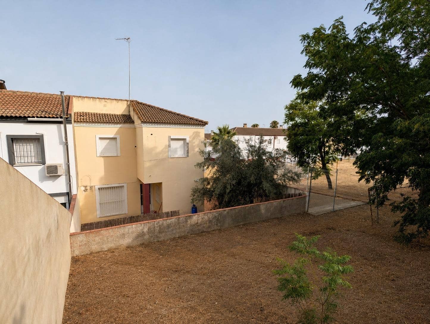 3 soveværelse Semi-Rækkehus til salg i Sanlucar la Mayor - € 199.900 (Ref: 9977311)