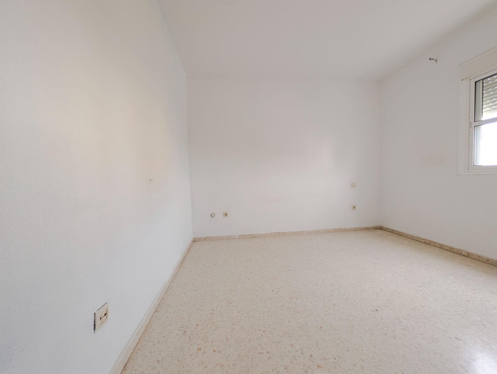 3 soveværelse Semi-Rækkehus til salg i Sanlucar la Mayor - € 199.900 (Ref: 9977311)